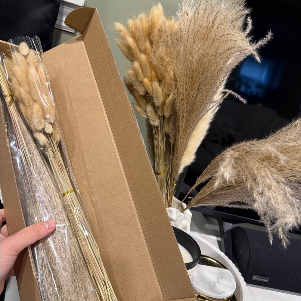 Chic Dried Pampas Grass Arrangement
